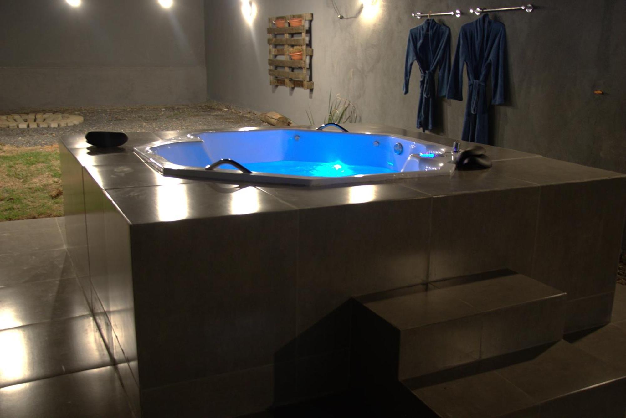 Casa Com Spa De Hidro Com Aquecedor A 700 Mts Do Centro Chapada dos Guimarães エクステリア 写真